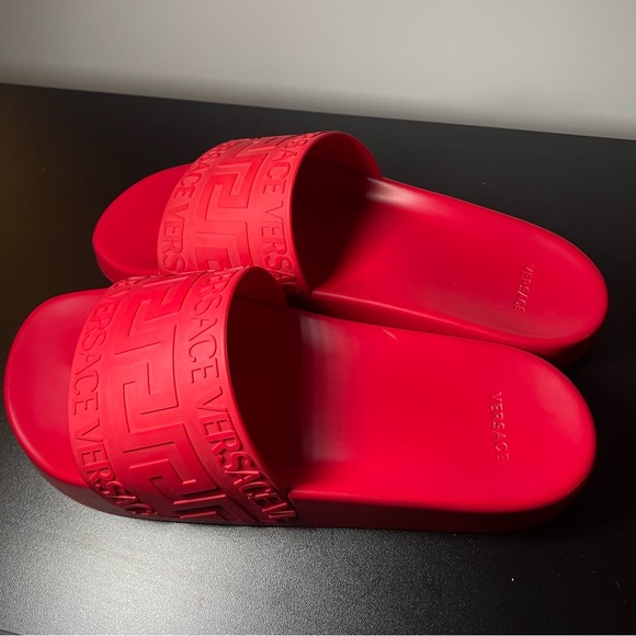 New with tag Real authentic Versace slides. Men’s size 9.5 - Picture 3 of 5